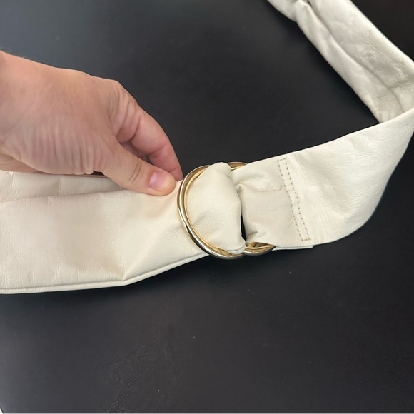 Athleta X Alicia Keys Sling Bag Cream Faux Leather Limited Edition READ - Picture 6 of 13